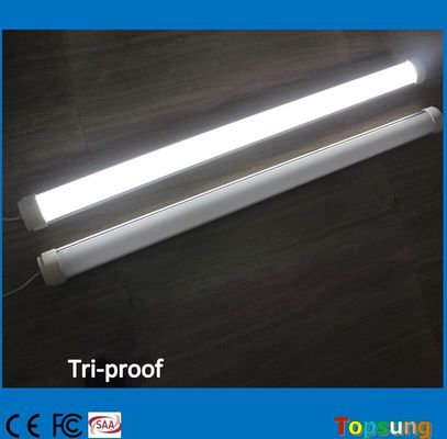 Di alta qualità Leggio di alluminio con copertura PC impermeabile ip65 5f 60w tri-proof LED luce lineare per ufficio