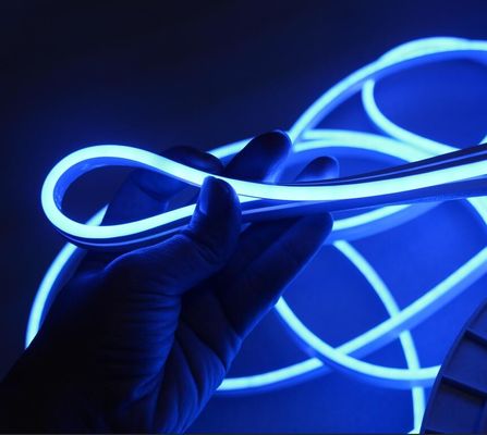 Mini lato emettendo silicone impermeabile all' esterno 12v LED neon flex striscia di illuminazione 6mm blu